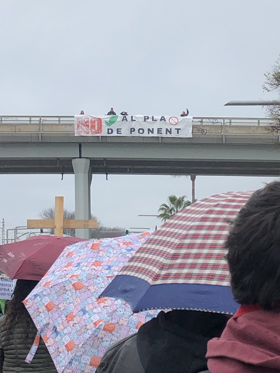 El Pla de Ponent es la destrucción del carrer connector ecologic entre el Garraf i el el Delta del Llobregat. No pararen de lluitar. Mai!! <a href="/SalvemElCalamot/">Aturem el Pla de Ponent</a> <a href="/AjuntamentGava/">Ajuntament de Gavà</a> <a href="/DEPANA/">DEPANA</a>