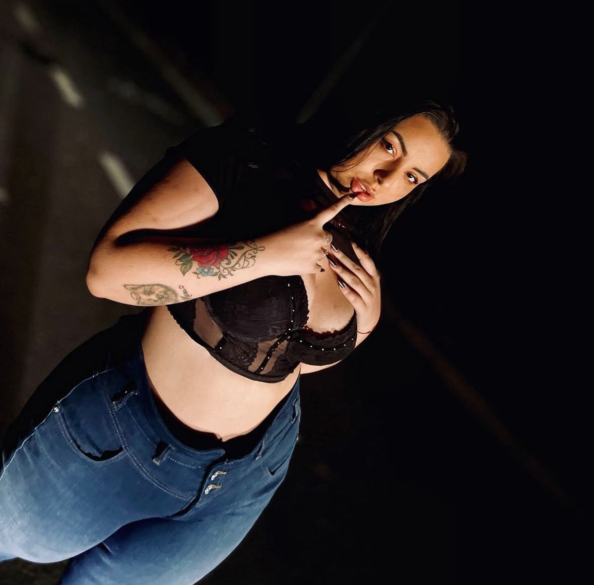 Brokee4Lunaa's tweet photo. Who’s my next victim today?
#findom #findomeu #goddess #findomme #humiliation #worship #paypig #cashpig #finsub #humanatm #fundme https://t.co/JPzX6joslI