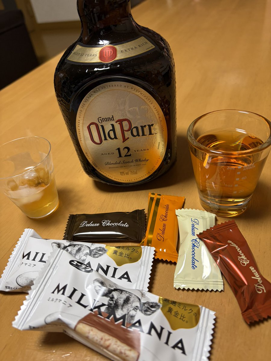 xiangtouqu1521's tweet photo. #OldParr
#ユーラク
今日の締めの一杯オールドパーと
ユーラクのチョコ🤤
🤫🤫🤫
(ななさんツッコミお願いします)🙇🏻♂️🙇🏻♂️🙇🏻♂️ https://t.co/6JKpDStDUm