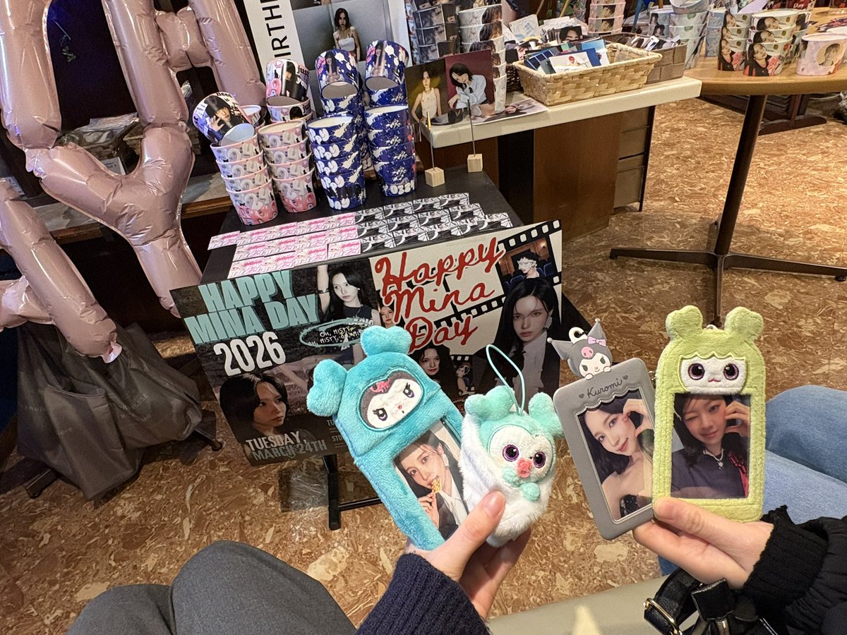 あしゅちゃんとミナちゃんのセンイルカフェ行ってきた🥰
こんな田舎でやってくれてなっちゃんほんとありがとう！！めっちゃ可愛かった❤️‍🔥❤️‍🔥

<a href="/asukarin018/">あしゅ</a> 
<a href="/tw_minatsu3725/">なつまる🐧-シャロンの虜-</a>
