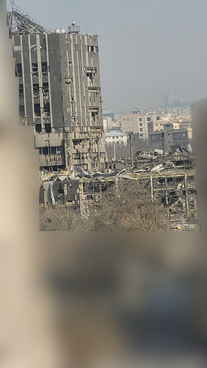 Bordersandbombs's tweet photo. Iranian Space Agency research center in #Tehran hit by airstrikes

Photos of the main research center of the Iranian Space Agency in #Tehran after it was hit by airstrikes.

#Iran #MiddleEast #Israel #USA https://t.co/tPNoq9AN3P