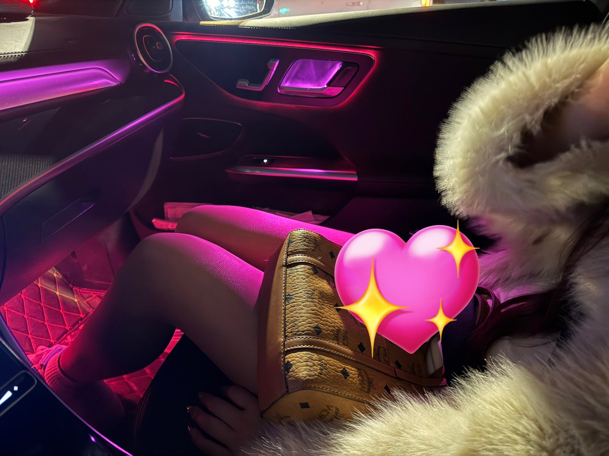 seductive tweet media