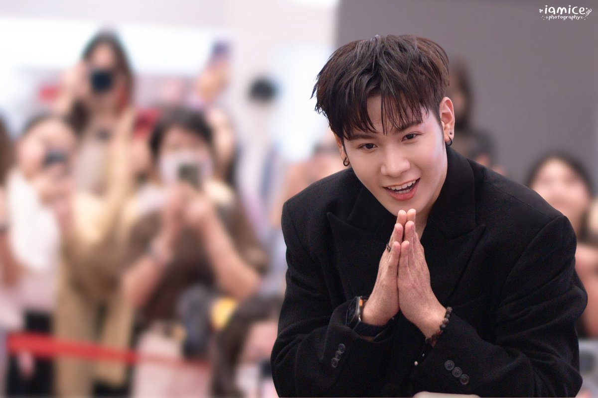 iiamii20's tweet photo. ยิ้มไหว้ ทักทาย สวัสดี  ☺️
ภาษกายที่ติดตัวพี่สิงมาตลอดเลย ตั้งแต่รู้จักมา SINGTO AT URANUS CLINIC
#UranusClinicxSingto
#SingtoPrachaya https://t.co/aOA4tBe3Sa
