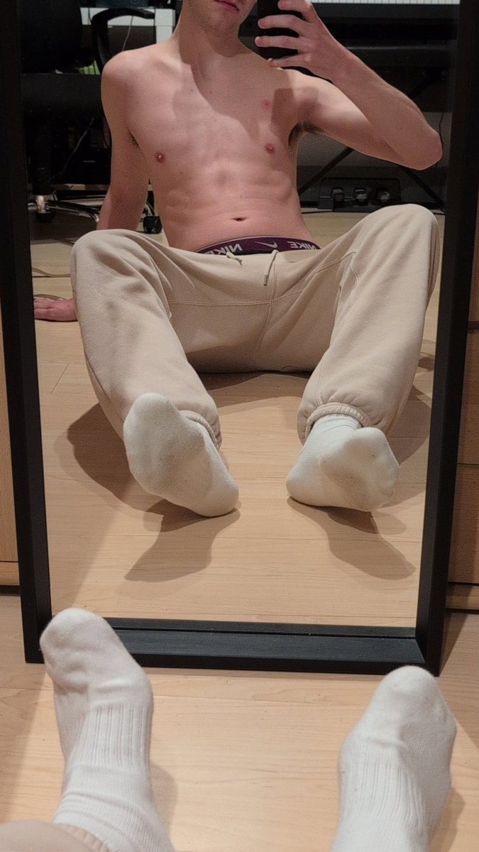 boy4dessert tweet media