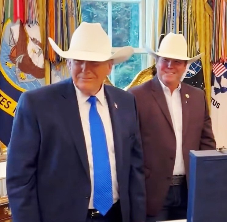 bessette_ric's tweet photo. @WhiteHouse Best American President EVER! 🇺🇲🇺🇲🇺🇲 https://t.co/CXwHvjCzRl