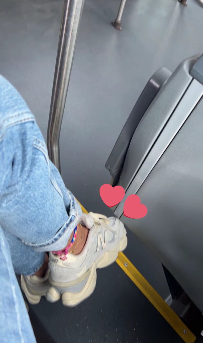 reineeShai's tweet image. Ta place est sous mes pieds ptit chien 💋

#chien #maitresse #reine #pieds #moneyslave #soumis #moneymiss #domina