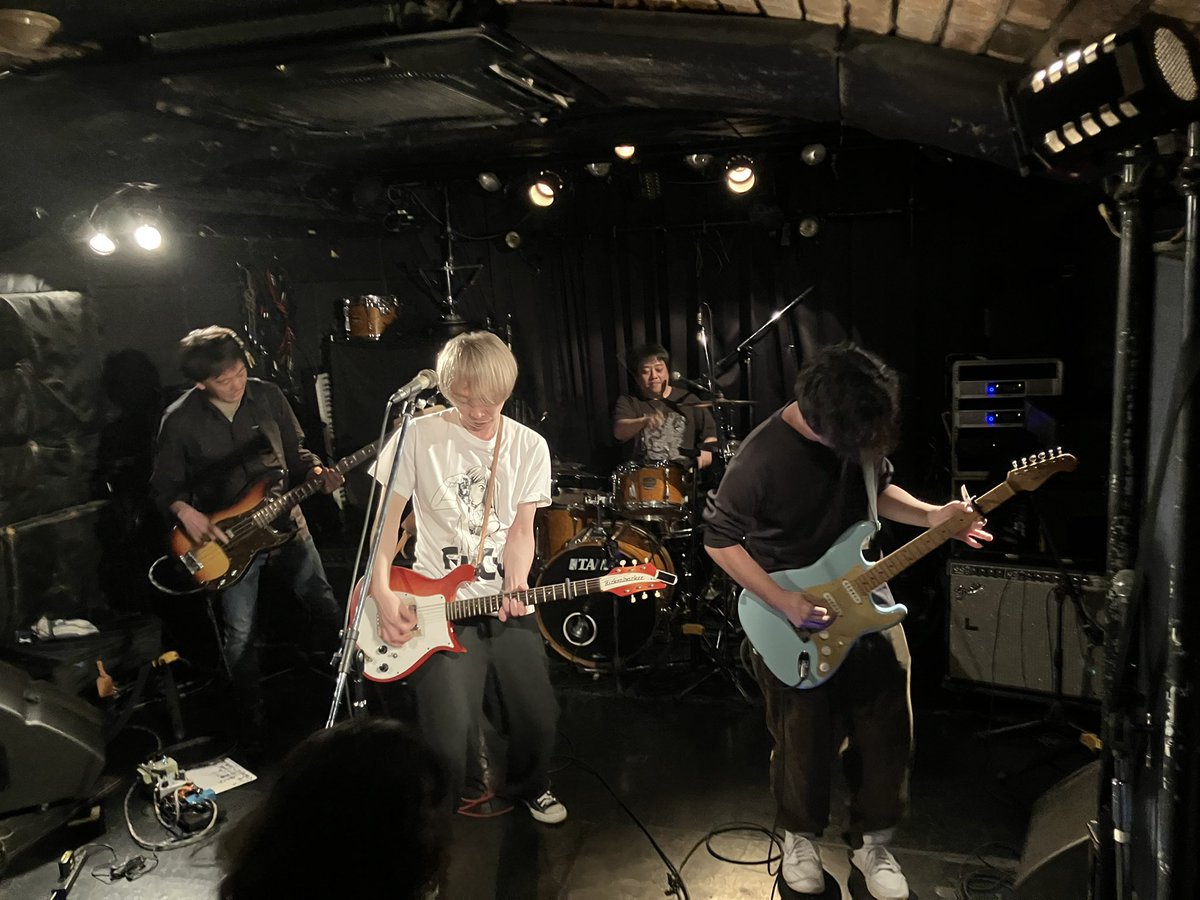 aki_itou_'s tweet photo. i'm home最高でした！気持ちいいくらい耳が死んだ！
演奏前、カメラの前を井上氏が見切れていくのが良い https://t.co/05tCJyWEdI