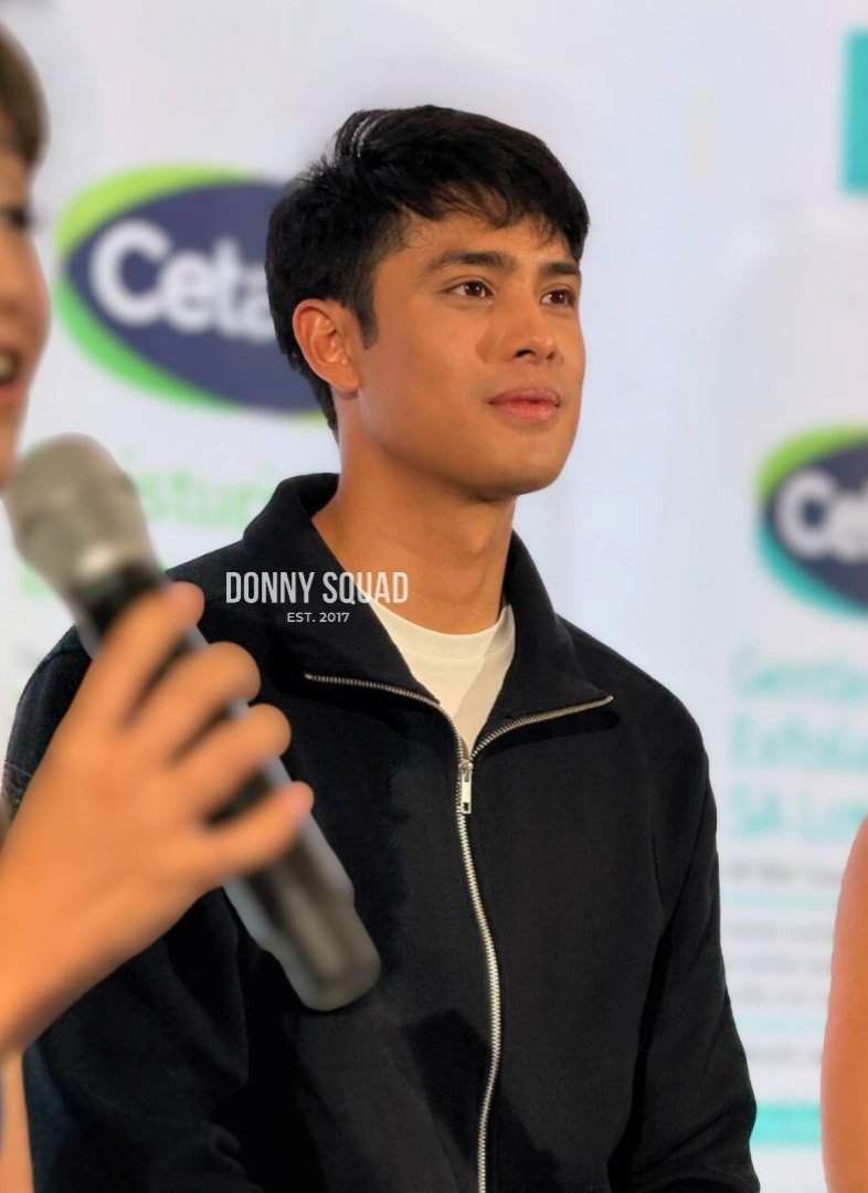 DONNYSQUADPH's tweet photo. Donny Pangilinan was all charm and confidence as he attended the Cetaphil SkinLABS: Derm on Tour. 

Effortlessly handsome and glowing as always! 💙

GentleCare WithDONNY

@donnypangilinan 
#DonnyPangilinan
#DONNYLovesCetaphil https://t.co/ptobnx8odi