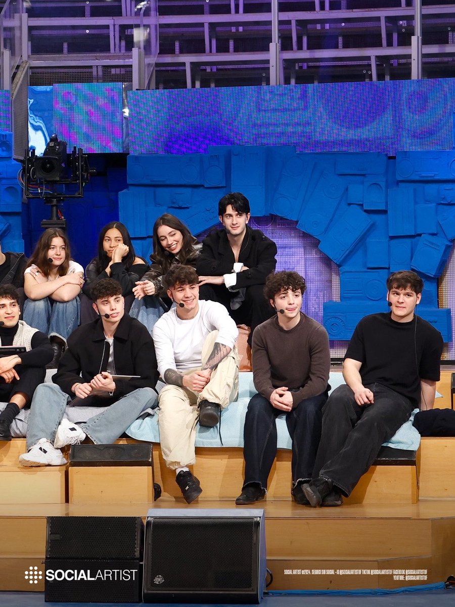 Social Artist tweet media