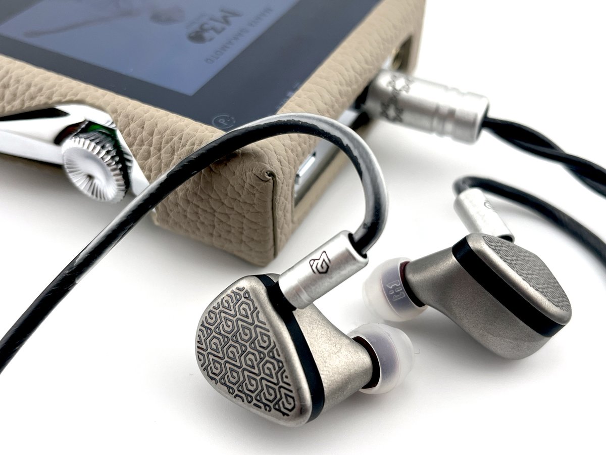 【デモ展示開始】
昨日のNAKANO HAKO試聴会でもご好評をいただいた「PMG Audio Apx ME」、本日から店頭でもお聴きいただけるようになりました！
すでに複数オーダーをいただいてはおりますが、やっぱりしっかり聴いてから考えたい…という方、ぜひ中野へ！
▶ fujiya-avic.co.jp/shop/g/g200000…