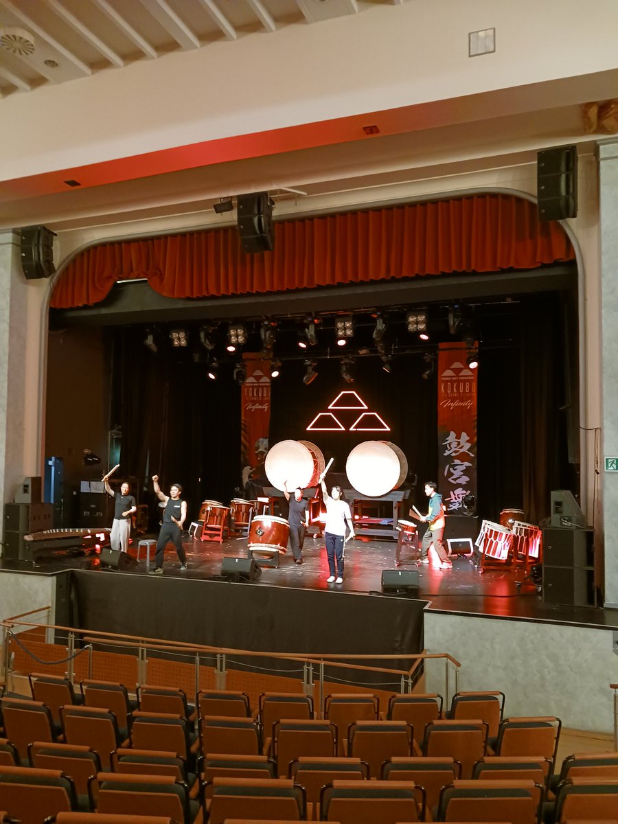 MasamitsuT's tweet photo. Danke schön Idar-Oberstein!

13.03.2026 Infinity TOUR

#kokubu #idaroberstein #shamisen #三味線 #津軽三味線 https://t.co/Hv14OPUjhz