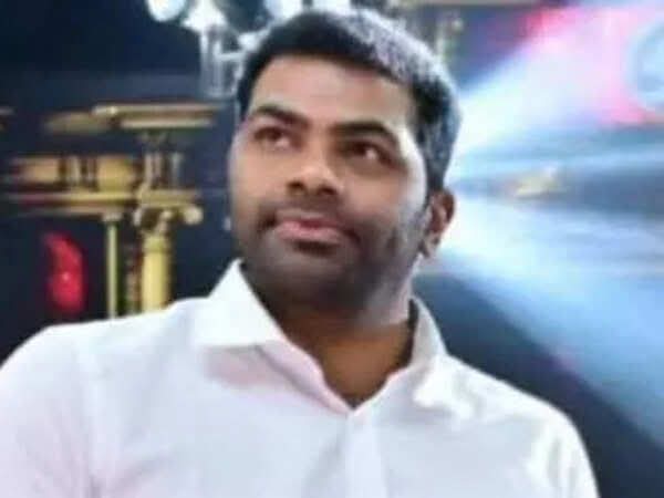 ஈழ பிணம் தின்னி சீமான் tweet media