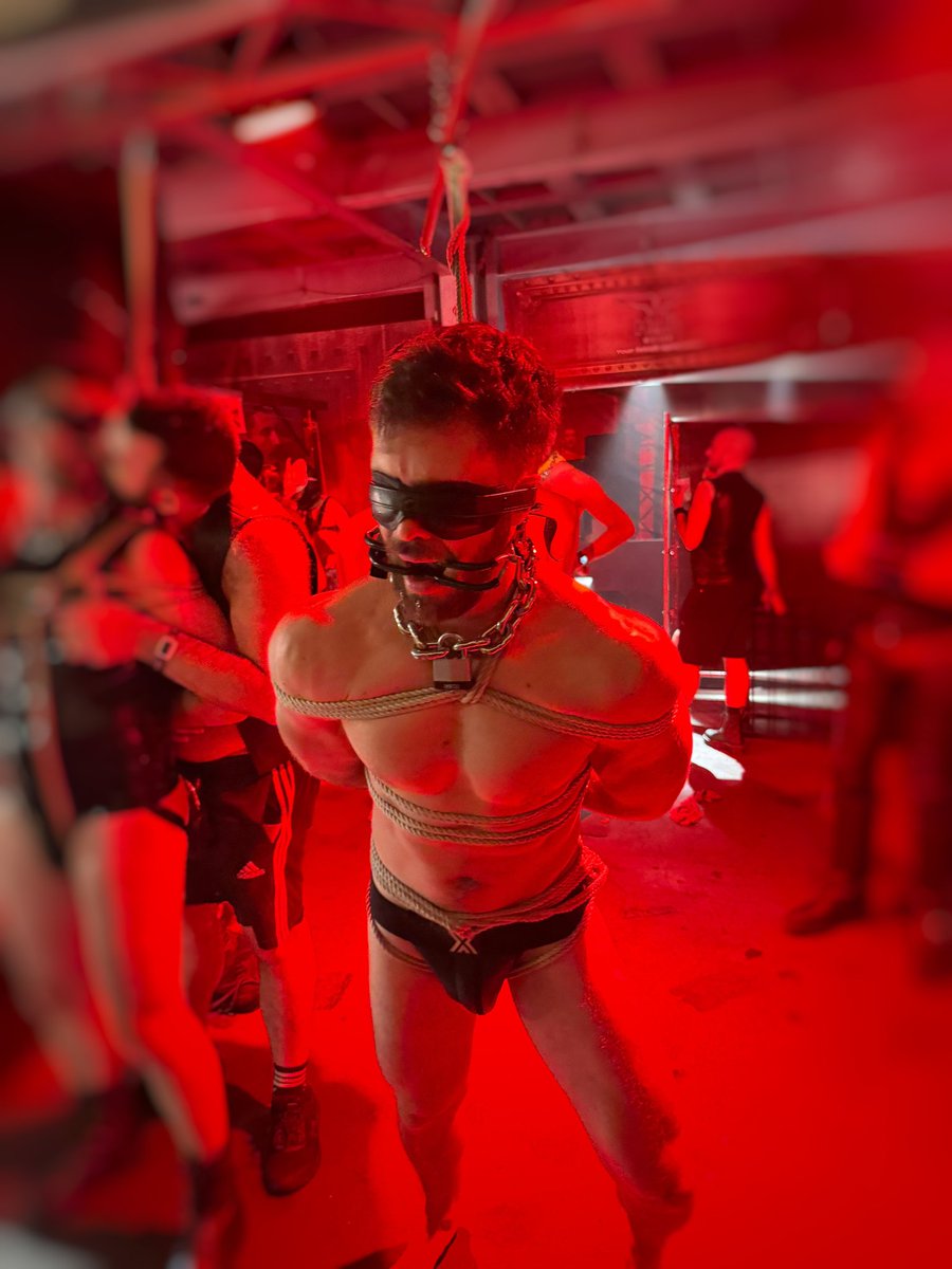 TiedMadrid's tweet photo. Roped up by @jleather89 at @DarklandsFest 

I was like this for a pretty long time, only hearing people moving around and having no idea what was going on. A stream of drool was slipping out of the Jennings gag wedging my teeth open. https://t.co/8Mze0Q4Jyy
