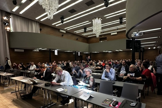 Společnost pro obranu svobody projevu tweet media