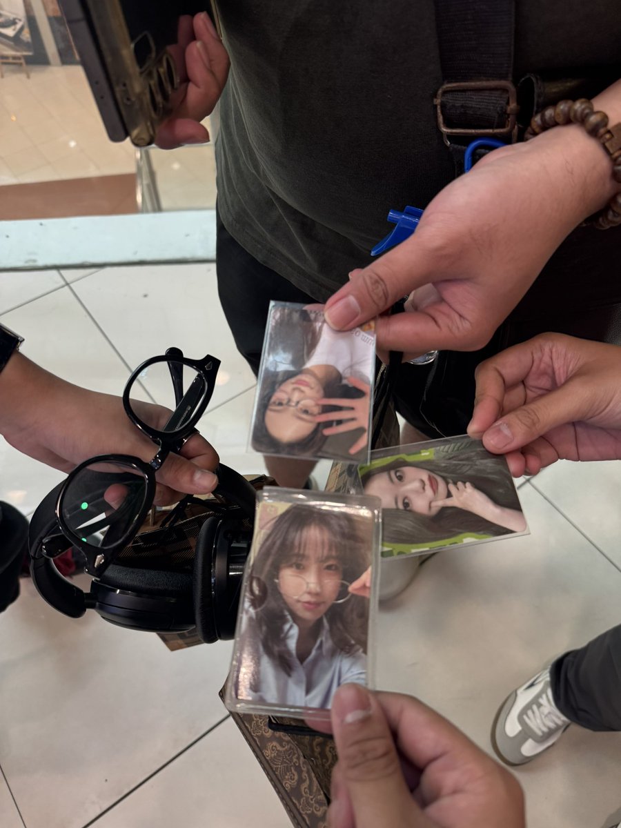 JL tweet media