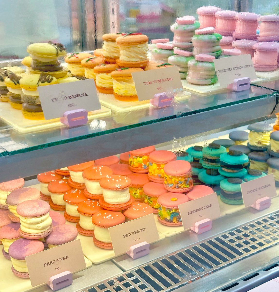 ไปรับมาการองมาแล้วค่าาา ขอบคุณสำหรับกิจกรรมดี ๆ นะคับ อร่อยมั่ก ๆๆๆ เลือกมา 6 ชิ้นไม่ซ้ำเลยฮับ <a href="/souri_bkk/">SOURI</a> 💖🍋🍡🍑🍯