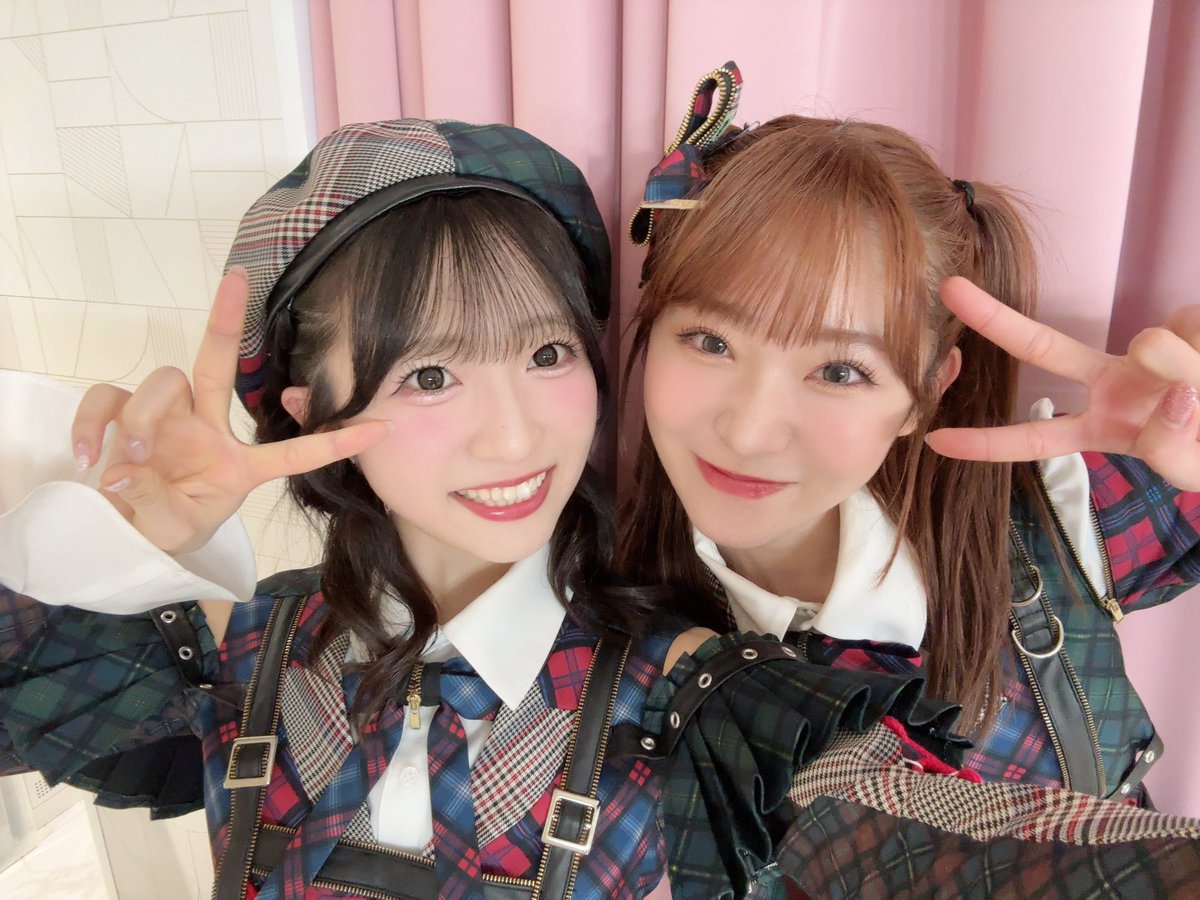 yunachan_akb48's tweet photo. #ここからだ公演 
昼夜2回公演ありがとうございました！！

今日は3/14ホワイトデーということで特別に「ホワイトデーには…」も披露したよ🍫

久しぶりの2回公演楽しかったー！ https://t.co/6FkH1ufy8p