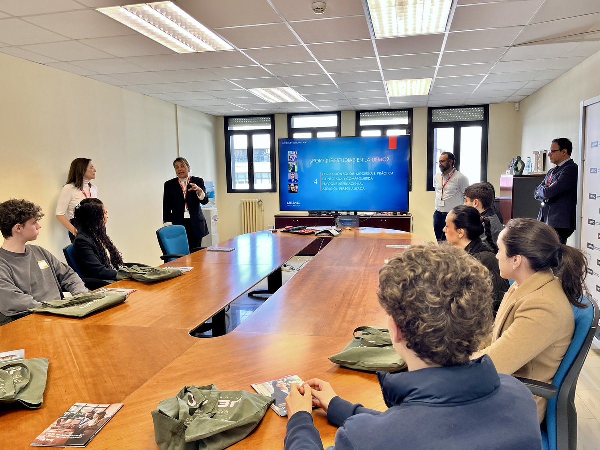 UEMC's tweet image. │🧭 Orientación│Los futuros estudiantes de #ADE, #Derecho, #IOI, #Informática y Publicidad ponen en marcha la digitalización y expansión de una bodega familiar 🍇 con más de 50 años de historia. 
Descubre cómo cada grado aporta al crecimiento de un negocio real.