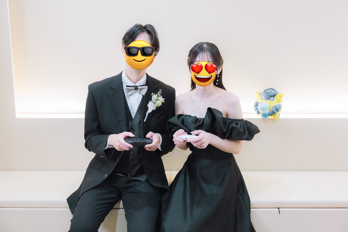 Ynty_vl's tweet photo. 約1年経ち、入籍しました💍
ウィングマンにも後ろで祝ってもらいました。 https://t.co/AR1y8i72fo