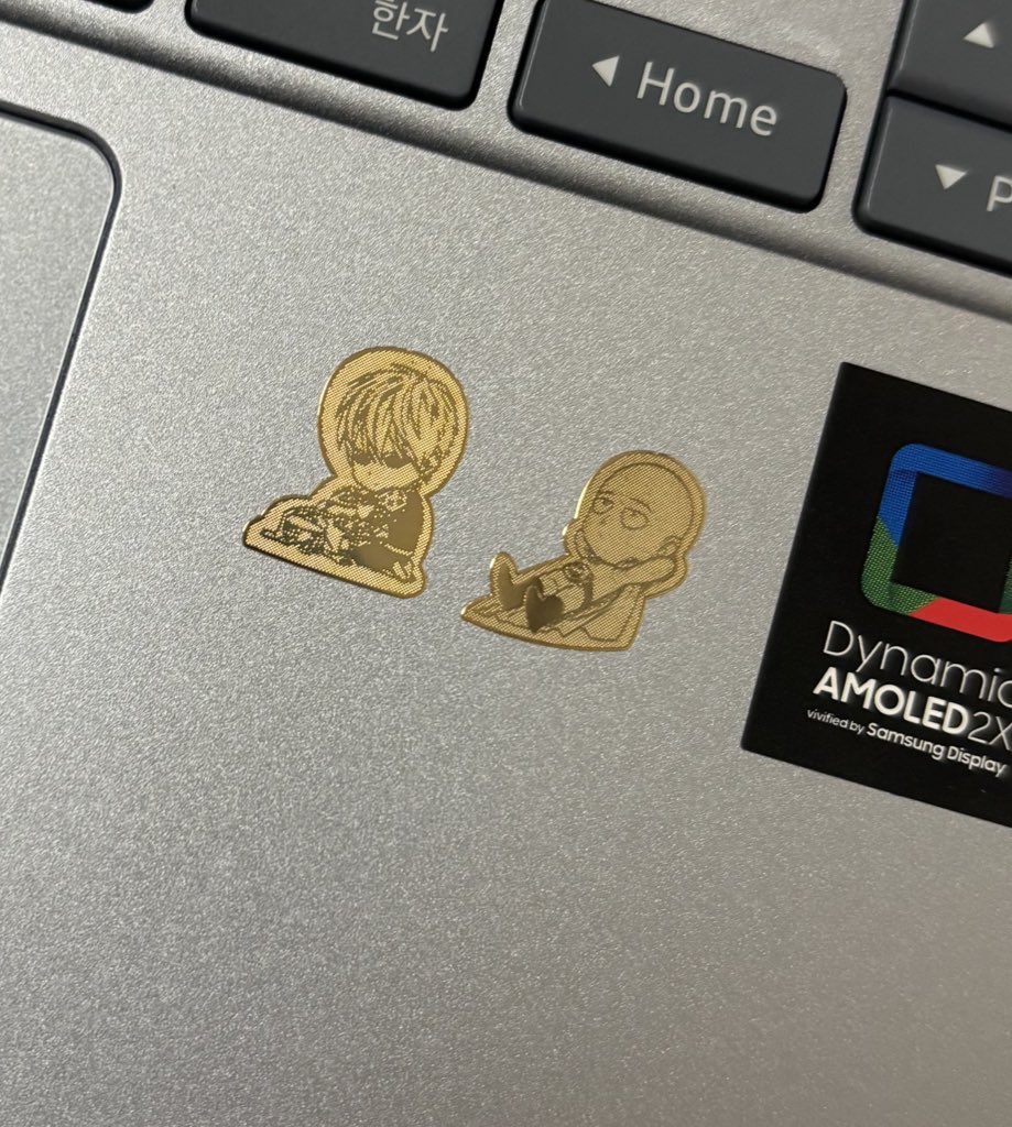 제노스랑 사이타마 전차스 같이 붙여두면 기분이 좋다는 사실…