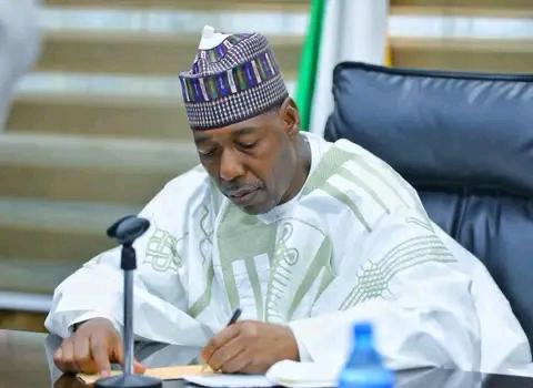 BMB1_Official's tweet photo. Zulum Approves Employment of 1,037 Health Professionals In Borno PHCs

…Authorise Minimum Wage Implementation, Revitalises 123 Facilities 

Borno State Governor, Professor Babagana Umara Zulum, has approved the employment and absorption of 985 health professionals and 52 supportive staff to Primary Healthcare Centres (PHCs) across the state.

The Governor also approved the engagement of 341 health professionals through the Basic Health Care Provision Fund to support frontline workers in different facilities in the state.

According to the Executive Secretary of the Borno State Primary Health Care Development Board, Professor Mohammed Arab Alhaji, the giant strides are aimed at bolstering improved healthcare services at the grassroots level.

“These giant strides recorded are in line with the Universal Health Coverage and in accordance with Pillar 3 of the 10-year Strategic Transformative Plan of the State by providing accessible, affordable, and quality healthcare services to the citizenry,” Prof. Arab stated.

Providing a breakdown of Governor Zulum’s recent approval, the Executive Secretary said 859 health professionals of mixed cadre have been employed from the Multi-Sectoral Crisis Recovery Project (MCRP) to PHC Centres across the State.

Accordingly, he said, Governor Babagana Umara Zulum has directed the absorption of 111 health professionals and 52 supportive staff to five PHC Centres in Goni Damgari, Wulari, Shuwari, Miringa and Fikayel, in addition to 15 health professionals, two facilities in the Mobbar local government.
 
“The Governor has approved the absorption of 859 health professionals of mixed cadre from the Multi-Sectoral Crisis Recovery Project (MCRP) to PHC Centres across the State, 111 health professionals and 52 supportive staff to five centres, namely Goni Damgari, Wulari, Shuwari, Miringa, and Fikayel, and 15 health professionals to two PHCs in Mobbar LGA,” Arab added.

Other interventions include the engagement of 341 health professionals through the Basic Health Care Provision Fund and IMPACT Immunisation, respectively, to support the health workforce in the PHC Centres across the state, and the approval of the implementation of the minimum wage alongside enhanced allowances for the workers at different facilities across the state to motivate the health workforce. 

Additionally, 123 PHC Centres were renovated/revitalised and upgraded, with the provision of solar-powered boreholes, essential drugs, and medical consumables through various interventions by the State Government, IMPACT Immunisation, the National Primary Care Agency, and the Global Fund.