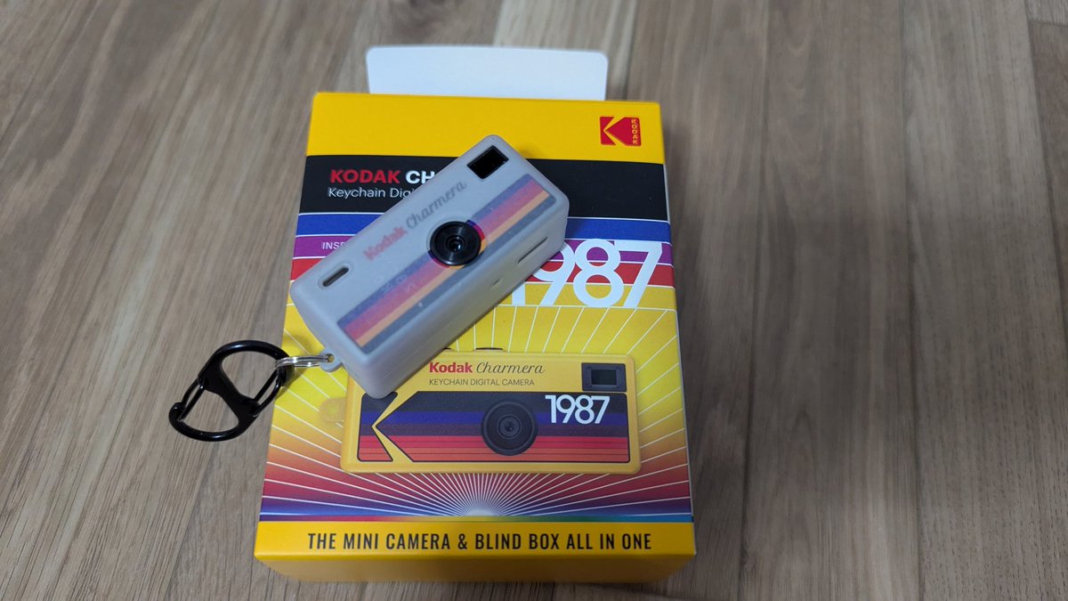 sunrisedingo's tweet image. charmeraというトイカメラを買いました。
高画質化してるスマホもいいけど
こういう写真を撮るのも楽しい
この渋谷の写真はゲームの428っぽく撮れて気に入ってる。
#charmera
#428〜封鎖された渋谷で〜