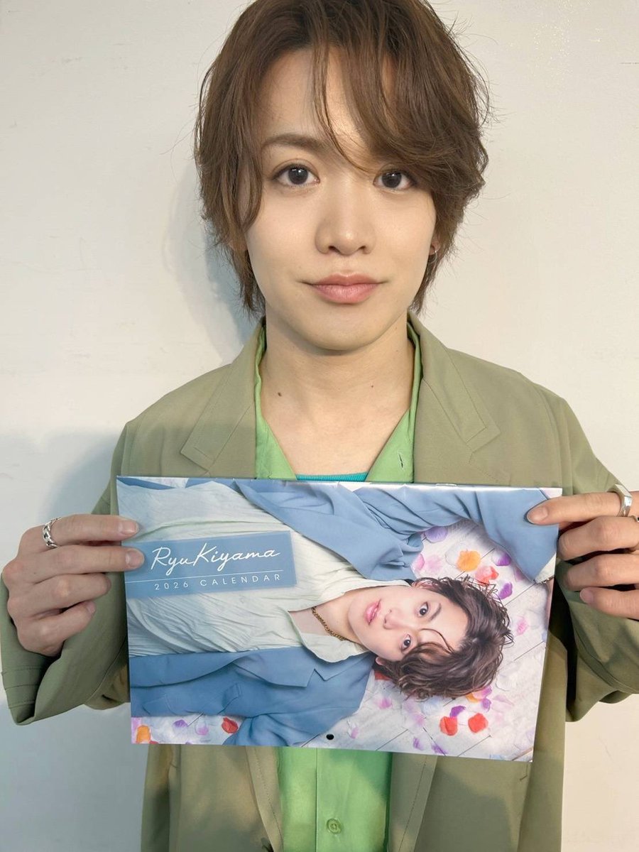 GFAstore_'s tweet photo. ⭐️輝山立カレンダー2026⭐️
カレンダー発売記念イベント

ご来場ありがとうございました✨

このカレンダーが大切な皆様の日々を彩るものとなりますように♪ https://t.co/FLYtGwTmAd