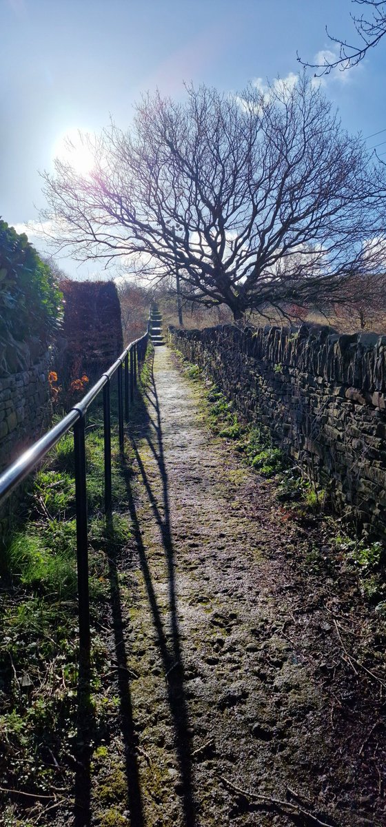 Martin Caine tweet media