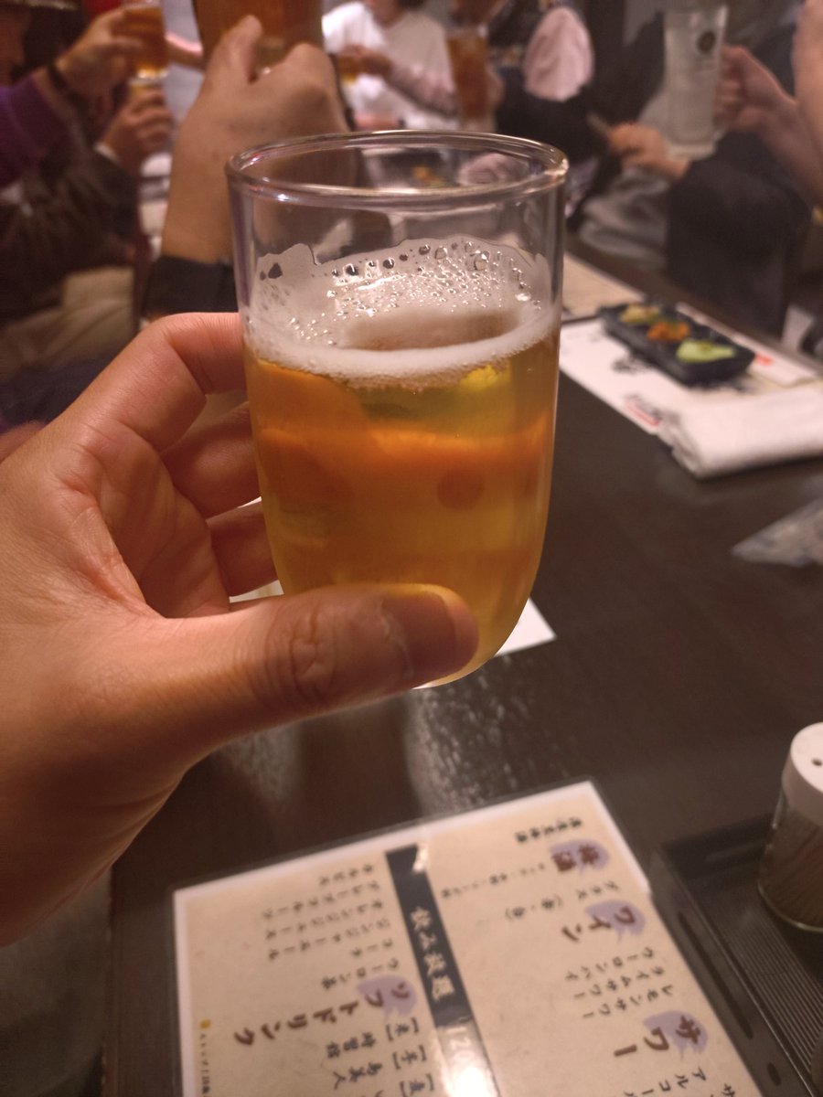 hsgwrn29's tweet photo. 熊本ブースターさんたちと乾杯🍺
#volters #firebonds https://t.co/SdEz6BKFGF