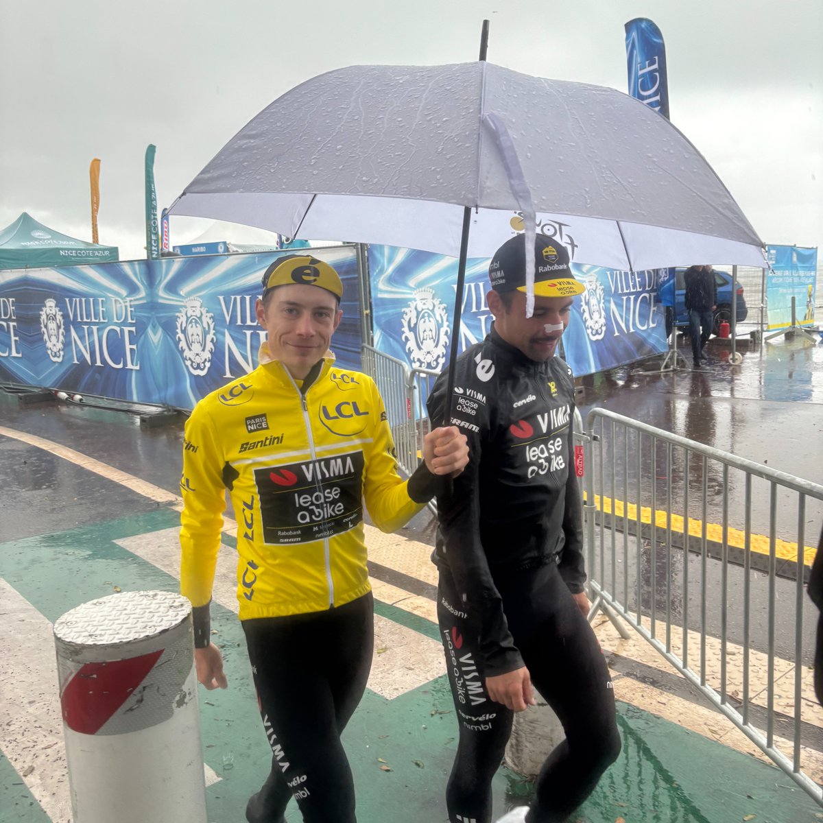 vismaleaseabike's tweet photo. 🇫🇷 #ParisNice

Always there for each other. 🫶 https://t.co/YNAd9big7h