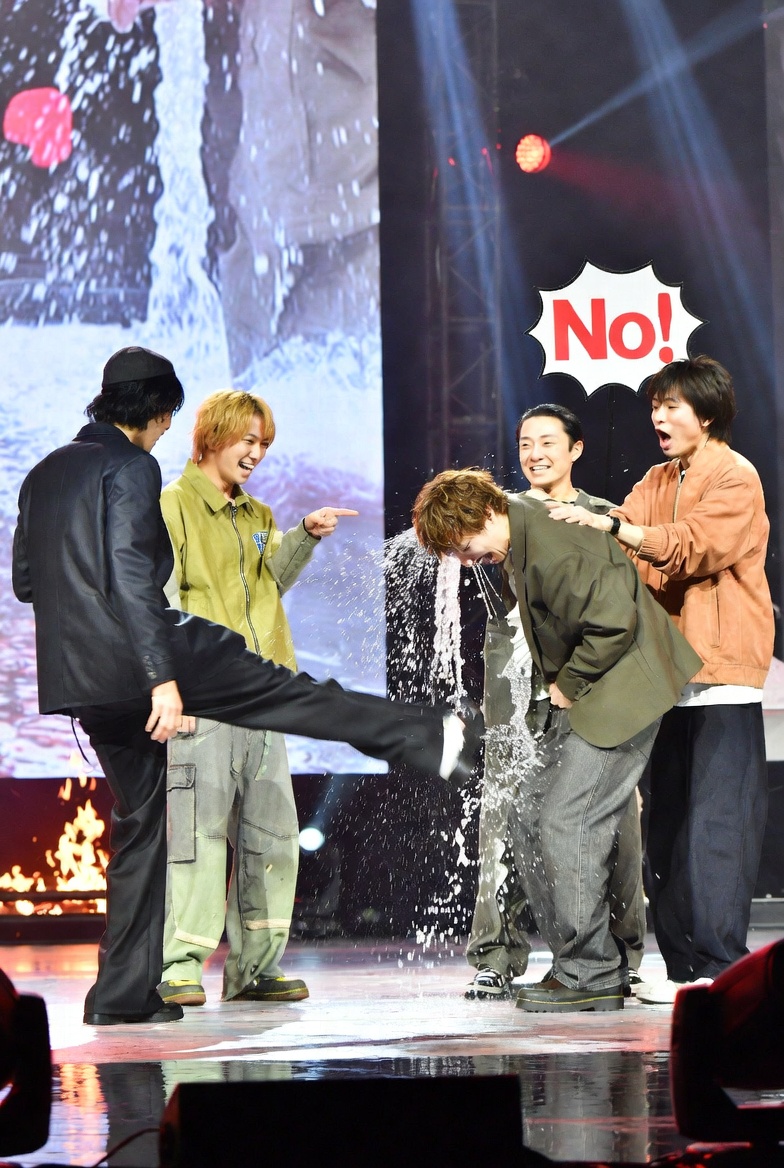 「ARASHI Amazon Goods」 tweet media