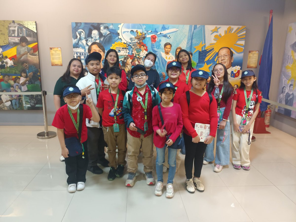 gateway_gallery's tweet image. Thank you for the visit, teachers and student leaders of Twinkle Toes Academy!

New learnings through guided exhibit tours unlocked!

#weekendAtTheMuseum #museumtour