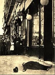 <a href="/SarahPerezSanta/">Sarah Santaolalla. ♀</a> Presidentes del Gobierno asesinados en España:

Juan Prim (1870) 
Antonio Cánovas del Castillo (1897) 
José Canalejas (1912) 
Eduardo Dato (1921)
Luis Carrero Blanco (1973)
¿A cuántos de estos asesino la derecha?
Los tiempos oscuros los traen  esos a los que tu defiendes, ameba.