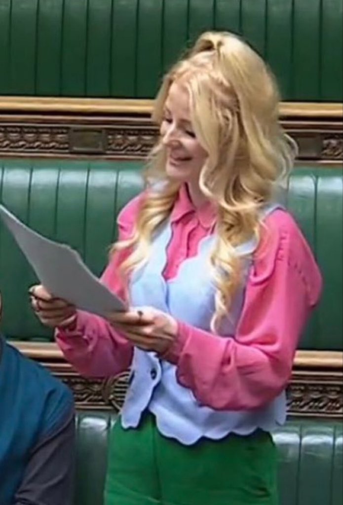 Benonwine tweet media