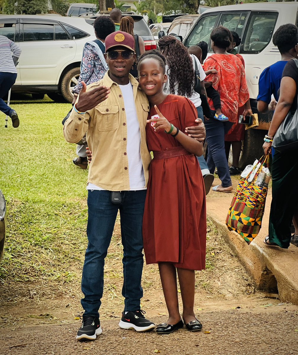 JOnyait's tweet photo. One of life’s quiet blessings, watching time turn the pages. Not long ago they visited me at school. https://t.co/UWLcG3chSc