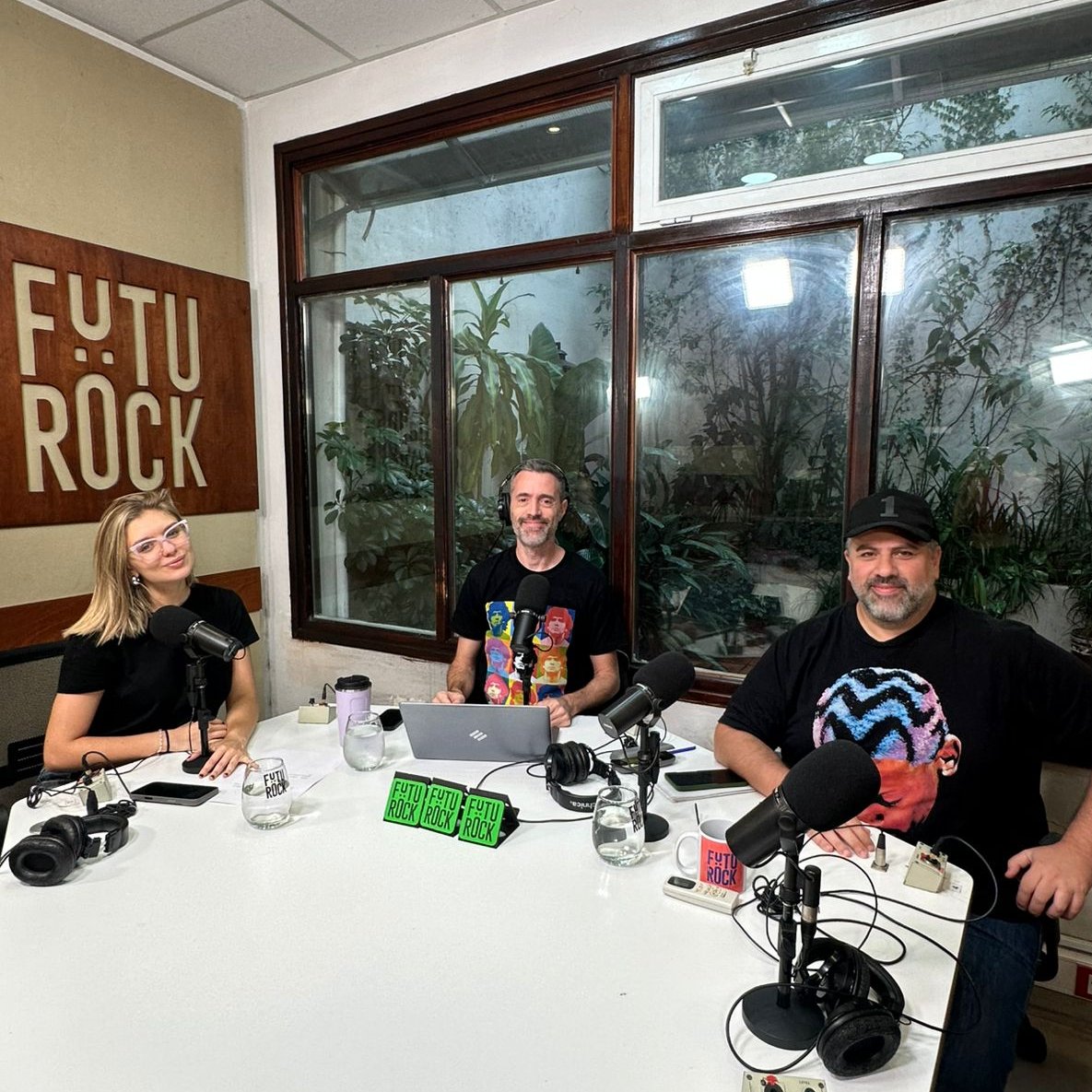 Futurock.fm tweet media