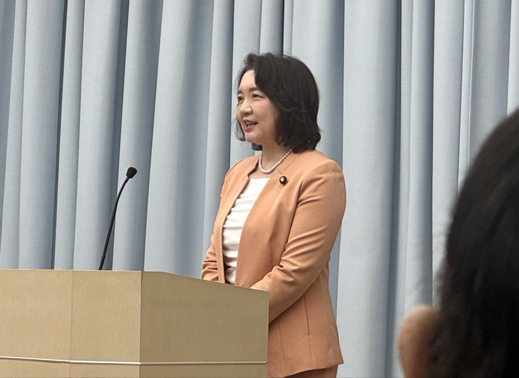 shimizu_junko's tweet photo. #公明党 臨時全国大会に、川上県代表と代議員として参加させて頂きました。
竹谷とし子代表が選出され、明年の統一選に向け新たな決意で出発。
竹谷 新代表のもと一致団結し、不変の立党精神を貫き、中道政治の実現へ前進して参ります。 https://t.co/G2C6tDZ31B
