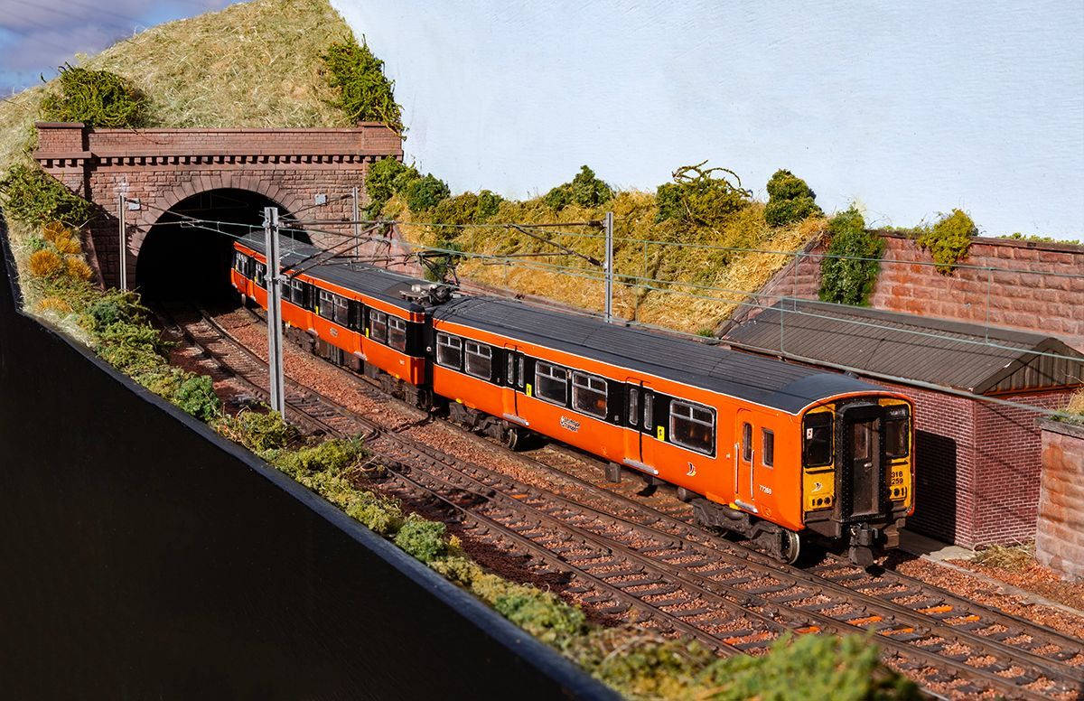 ModelRailClub's tweet image. We're bringing a flavour of Scotland to London next weekend - as Auchinraith in EM gauge joins us at the London festival of Railway Modelling. Check our timeline for some of the other 40 working layouts we've invited, and follow us for more #LFORM26 #modelrailways @emgauge