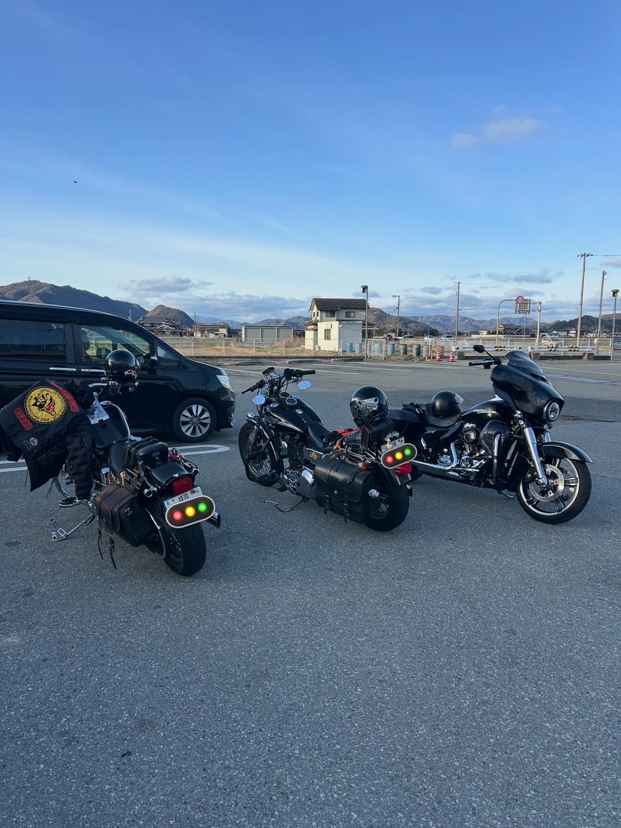 lonelylowrider's tweet photo. チョイ悪ジジィの鉄馬🐎日記
えー天気☀️やったけど✌️チョッチ寒かったかな〜😁👍
#merrylads
#d_base
#cafearoma https://t.co/g0vJoxdJqv