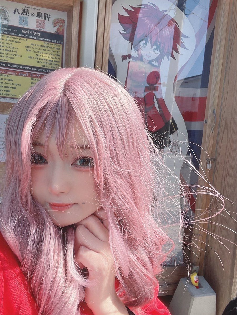 きょうはピーチ姫でした🍑👸
もちろんクランベリーとツーショ🫰🏻💗
風が強くて髪がボサボサなっちゃた