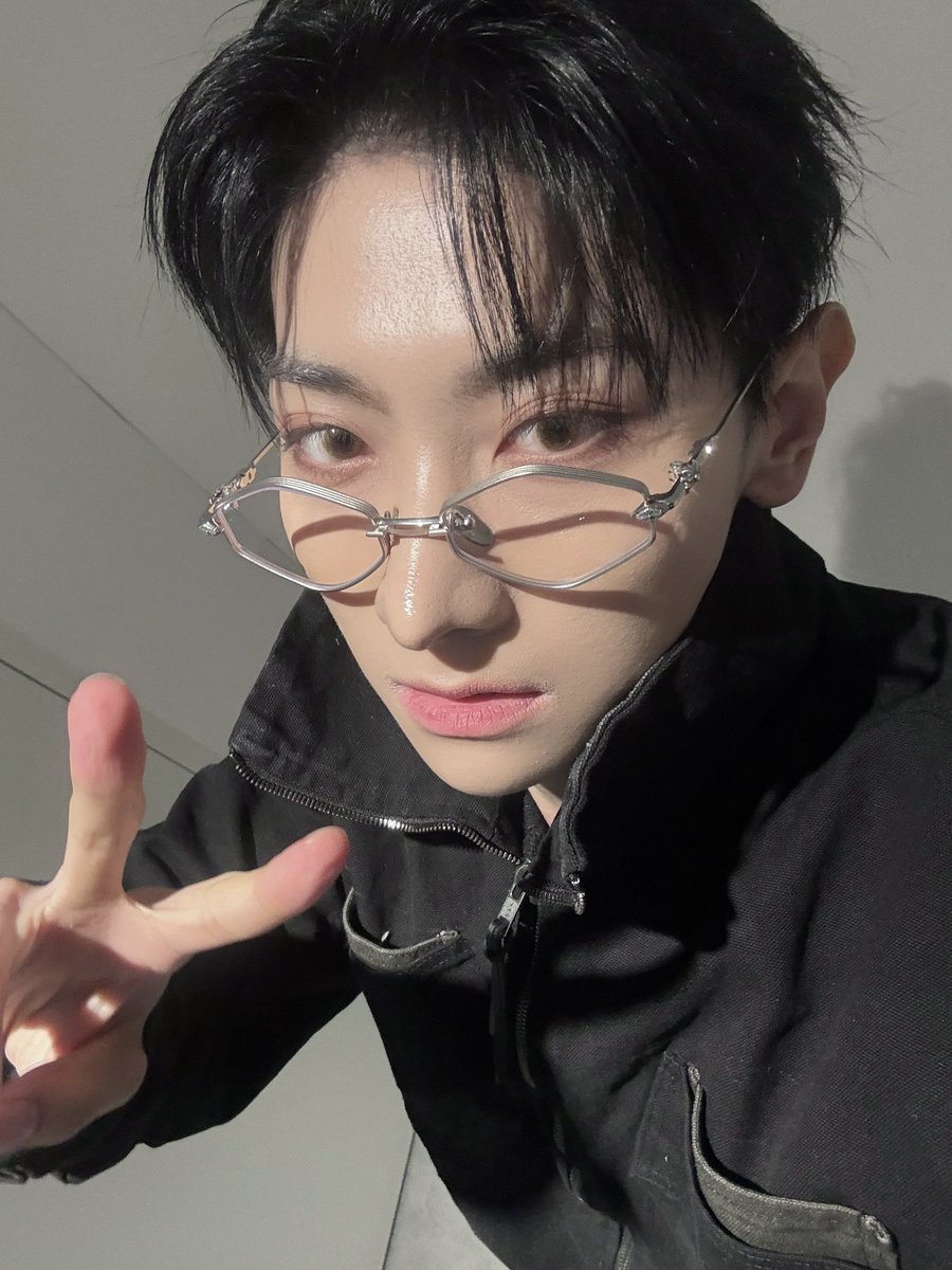 WUZO_BLITZERS's tweet photo. [📷][#BLISHOT]

260314 SYA FAN SIGN EVENT

#샤 #SYA
#블리처스 #BLITZERS https://t.co/Ujhp8Th8jK
