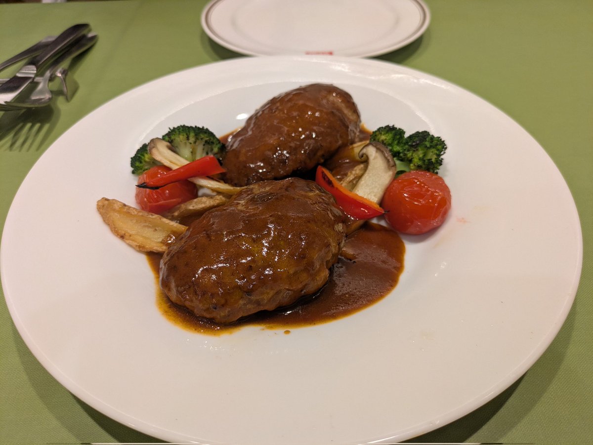 えいきち tweet media