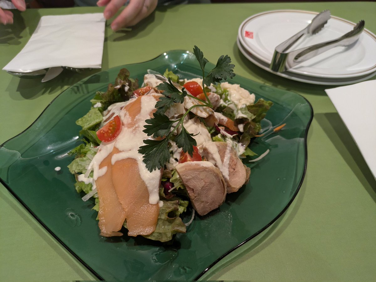 えいきち tweet media