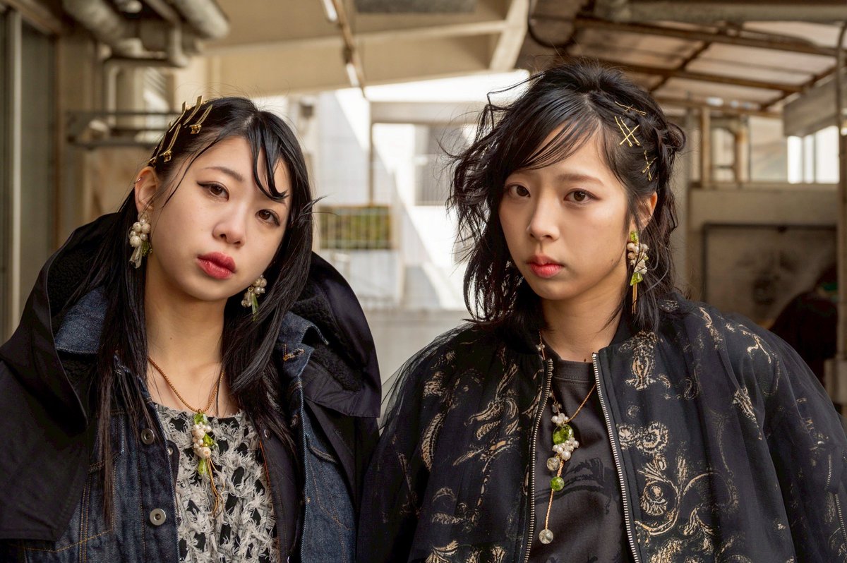 joueravecmoa's tweet photo. Millanniの撮影、今期モデルは文化服装学院モデル科の生徒さん
身長が高くお顔が小さかったー

校内での撮影では先生たちにも会えて嬉しいやら懐かしいやら

新作展示会、ついに来週始まります

3/18(水)-23(月)
11:00-20:00
（初日13:00open/最終日18:00close）
渋谷ヒカリエ8階 aiiima https://t.co/qVBm2DZ1ex