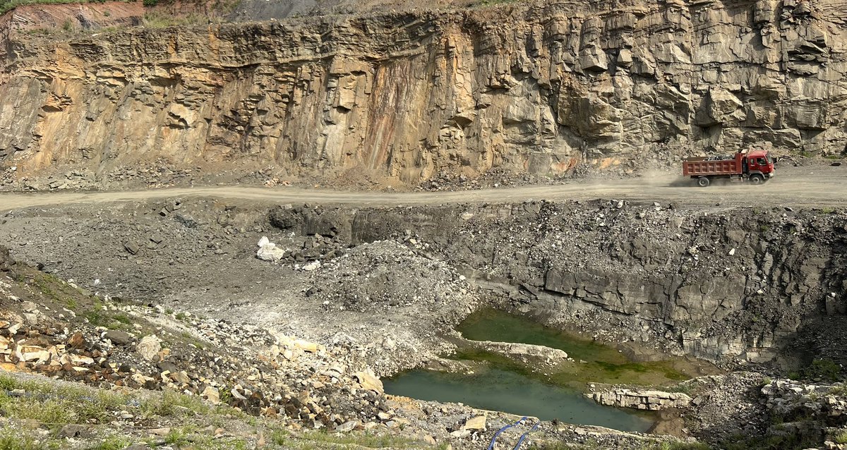 As a geologist an opal forms under specific conditions and is found in particular rock types and environments worldwide. I found this Opal yesterday at work just finished polishing them now and I’m thinking of giving the value of this Opal to my mutuals who engage. Each of the