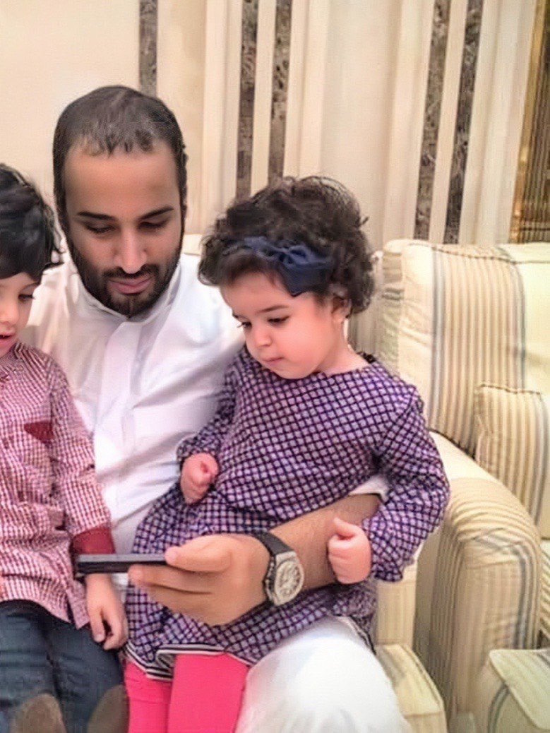 ‏ فالكون tweet media