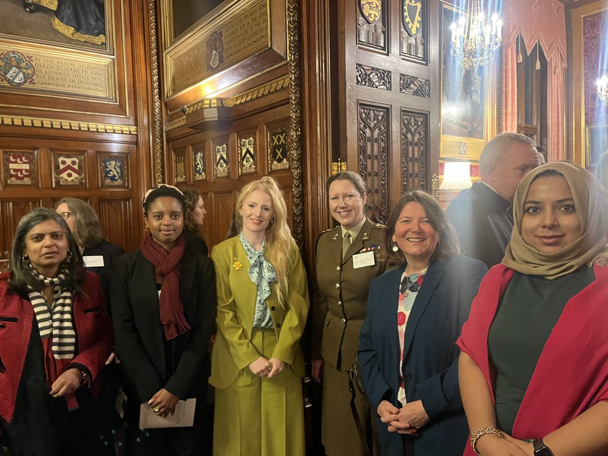 RupaHuq's tweet image. The kerfuffle over Hannah Spencer’s attire is ridiculous

I congratulated her at #IWD event

Being more cross-party and less cross in politics is no bad thing

I’ve (a) endured comments about appearance for ages 
(b) seen v.tribal politicians not last long independent.co.uk/news/uk/politi…