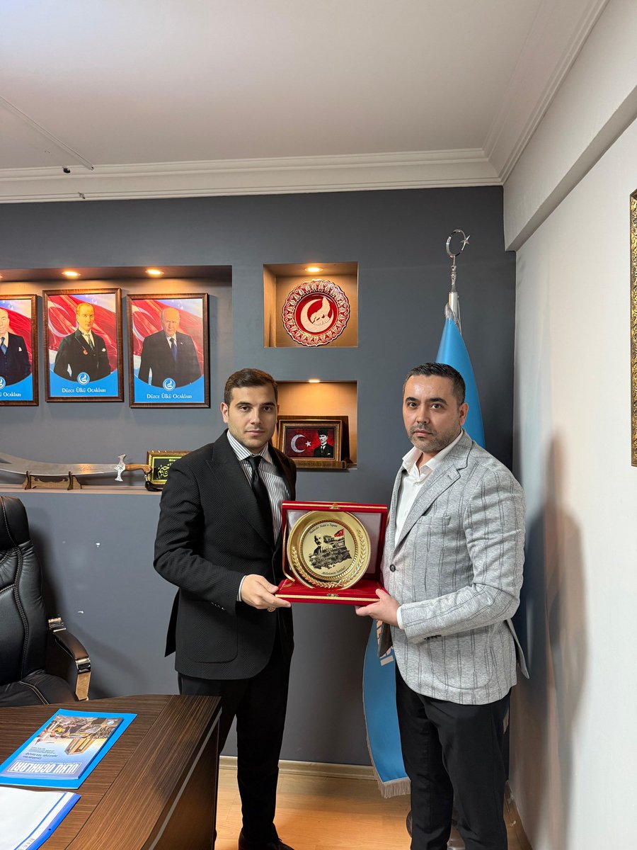 oguzhaancoskun's tweet photo. Hayırlı olsun ziyaretimize gelen 

-Düzce Çevre Şehircilik Müfettişi Serhat Ünver’e 
-Düzce Üniversitesi’den Prof. Dr. Uğur Güvenç Hocamıza 
-Çankırı Ülkü Ocakları Özel Kalem Müdürü Melih Öncel’e 
-Ümraniye Ülkü Ocaklarından Kardeşim Mehmet Efe’ye teşekkür ederiz.

Ayaklarınıza sağlık.