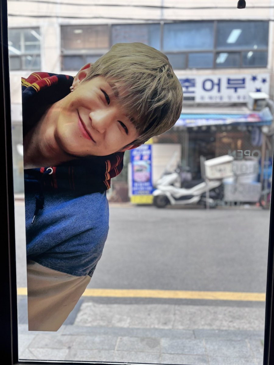 한국에서 생카를 열어주시고 예쁜 선물까지 주셔서 정말 감사합니다! 잘 받았어요>.<♡
#진진 <a href="/315Loading/">Loading…315%</a>