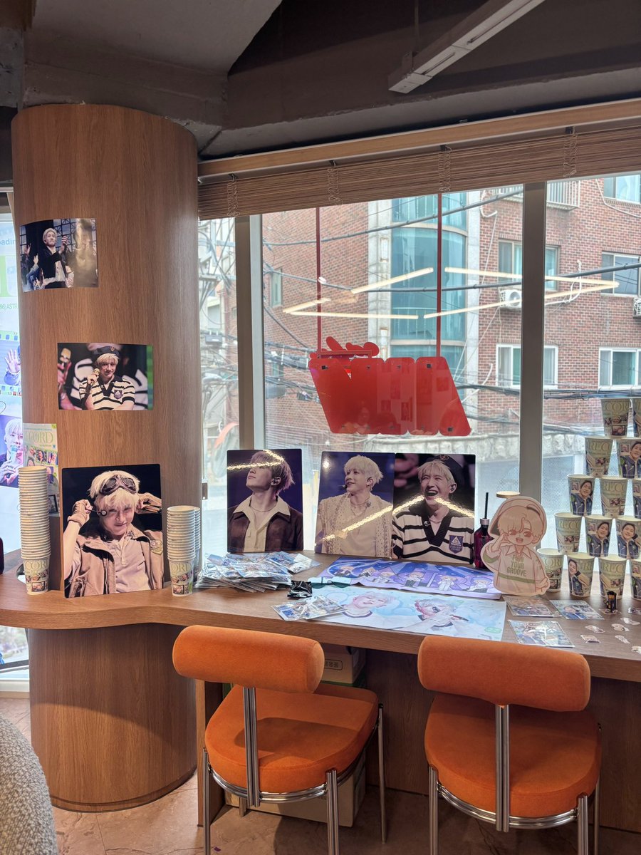 akzl_loob_'s tweet photo. 한국에서 생카를 열어주시고 예쁜 선물까지 주셔서 정말 감사합니다! 잘 받았어요>.<♡
#진진 @315Loading https://t.co/ANbL4DMRjm